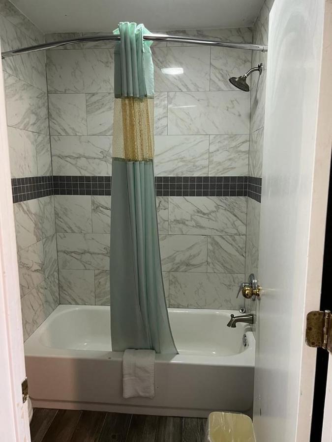 Key West Inn - Tuscumbia Bagian luar foto