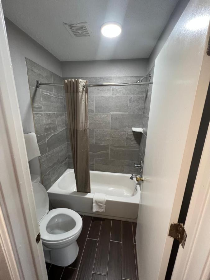 Key West Inn - Tuscumbia Bagian luar foto